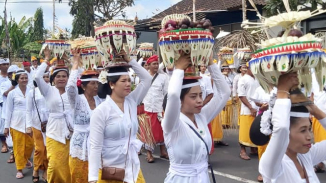 Tradisi Nyenuk di Karangasem - Bali, Ritual Langka Setiap 30 Tahun.