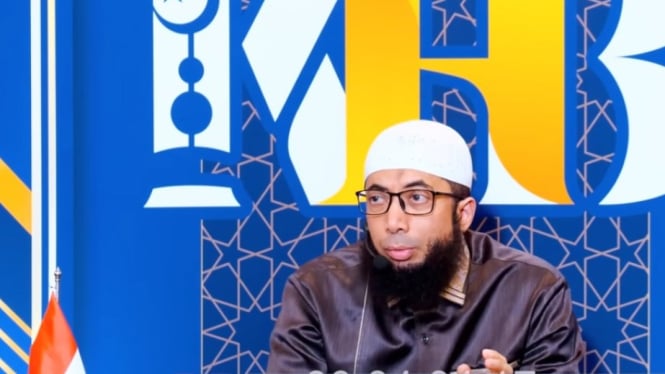 Khalid Basalamah Ungkap Pahala Membaca Al-Qur’an di Ramadan.