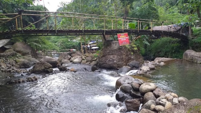 Wisata Alam Ciamis, Cireong Water Park.