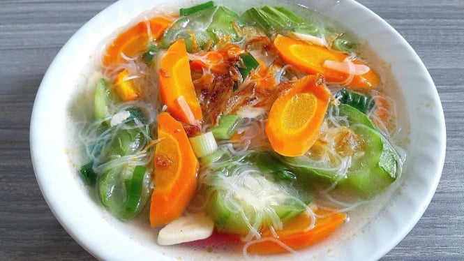 Sayur Bening Oyong, Wortel, dan Bihun.