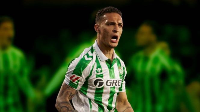 Antony Bersinar di Real Betis.