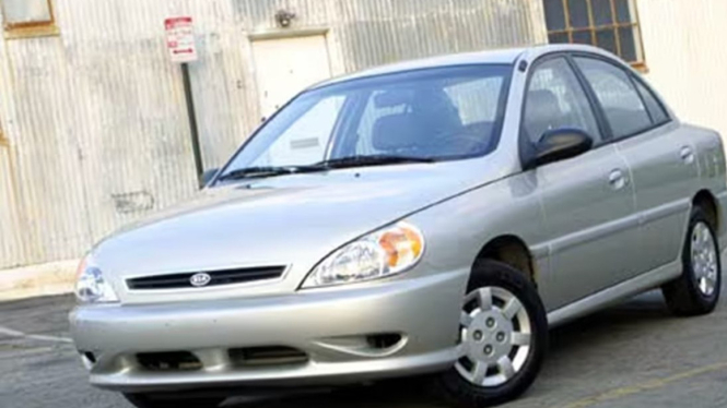 Kia Rio Wangon (2002), Mobil Bekas Murah Rp50 Jutaan tapi Mewah.