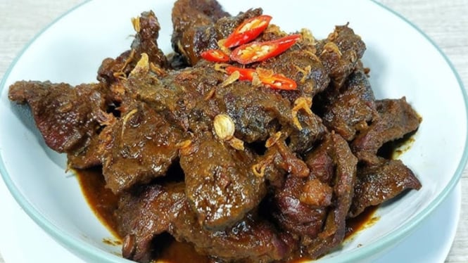 Rahasia Semur Daging Betawi yang Gurih dan Empuk.