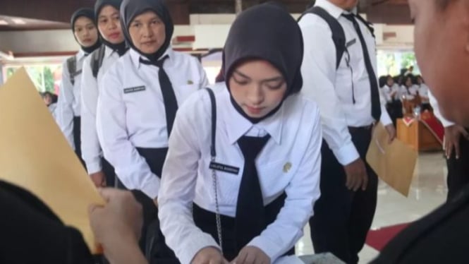 Ilutrasi tenaga honorer ikut seleksi CPNS dan PPPK.