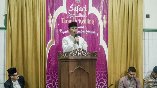 Sambutan Bupati Ciamis di Masjid Al-Ittihad, Desa Selacai.