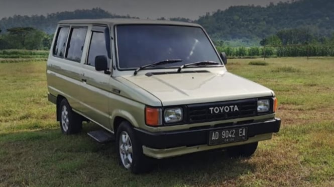 Kijang Super 1990, mobil Toyota murah di bawah Rp50 juta.