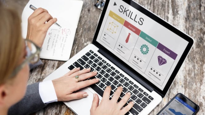 Ilustrasi Skill Digital untun Dapat Penghasilan Tambahan.