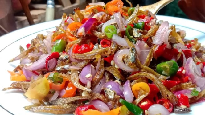Resep Teri Sambal Matah Super Kriuk!