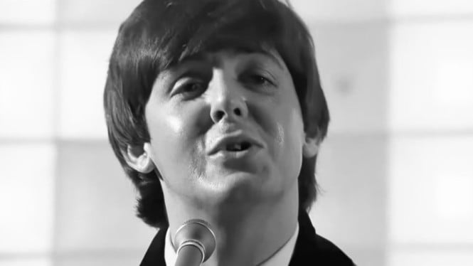Paul McCartney tampil bersama The Beatles di film A Hard Day's Night