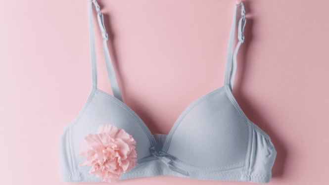 Miniset/ bra pertama anak perempuan