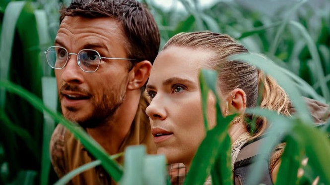Scarlett Johansson dan Jonathan Bailey