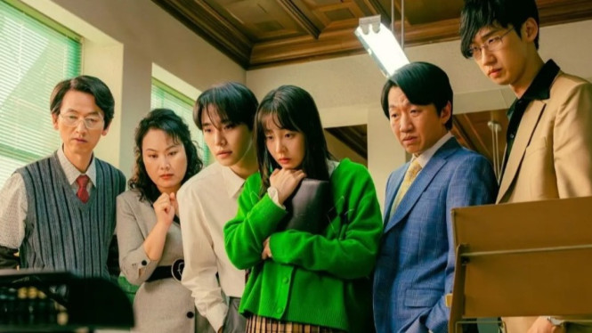 Serial Drama Typhoon Family (2025)