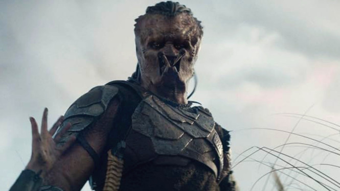 Dimitrius Schuster-Koloamatangi dalam Film Predator Badlands