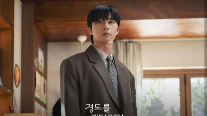 Park Seo Joon dalam “Surely Tomorrow”
