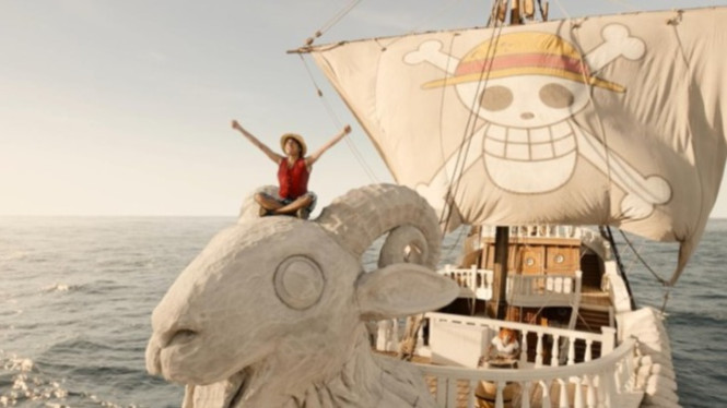 Emily Rudd dan Iñaki Godoy dalam One Piece Live-Action