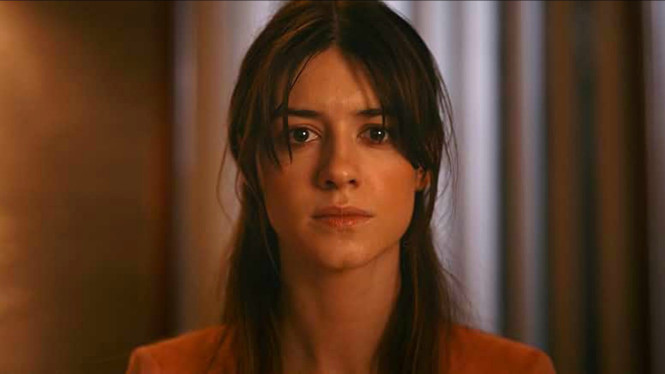 Daisy Edgar Jones dalam film Fresh