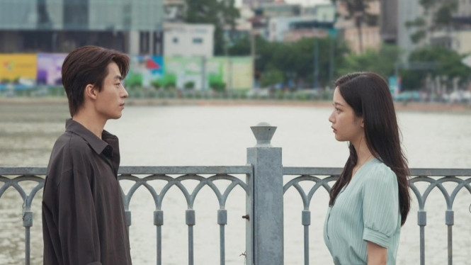 Koo Kyo-Hwan dan Mun Ka Young dalam ‘Once We Were Us’ (2025)