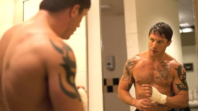 Tom Hardy dalam film Warrior