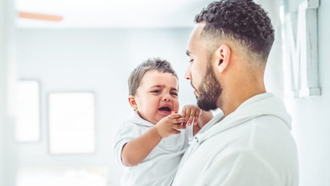 Ilustrasi anak sedang tantrum di fase Terrible Twos