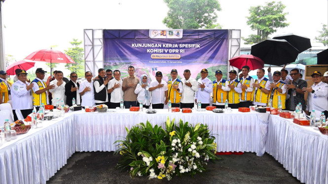 Wakil Ketua Komisi V DPR RI, Ridwan Bae memimpin kunjungan kerja