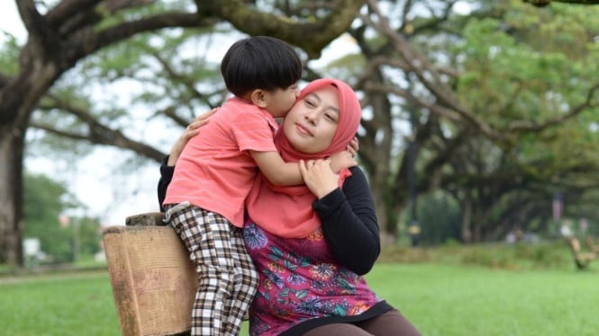 Membangun Koneksi Emosional Sejak Dini