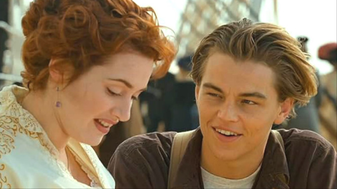 Leonardo DiCaprio dan Kate Winslet dalam film Titanic