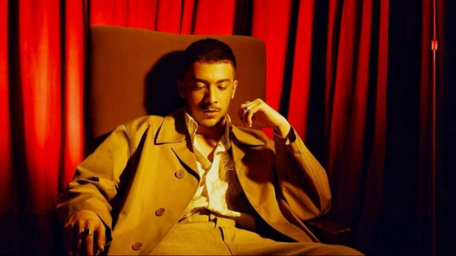 Single Somebody's Pleasure - Aziz Hedra