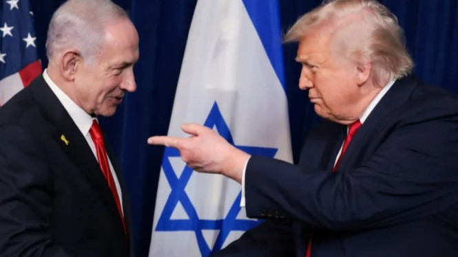 Netanyahu dan Trump bersalaman