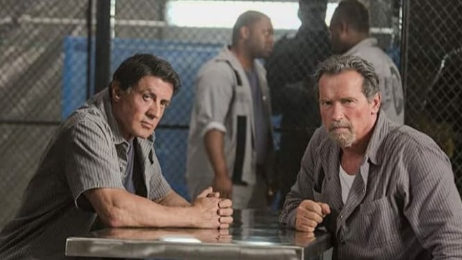 Arnold Schwarzenegger dan Sylvester Stallone dalam Escape Plan