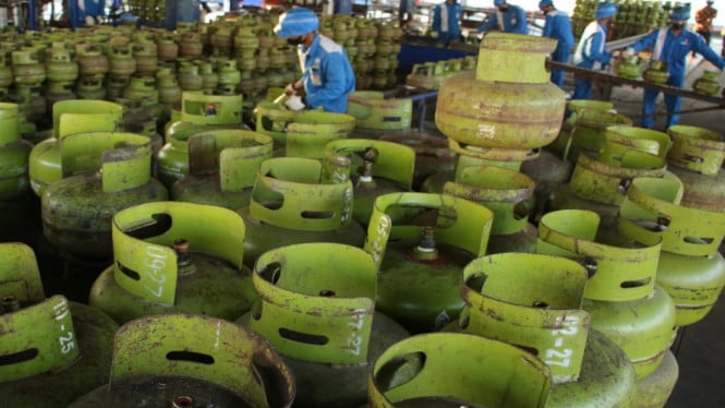 Pengisian tabung gas kg di Pertamina