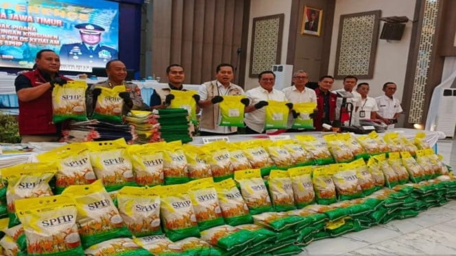 Pengungkapan Kasus beras SPHP oplosan di Probolinggo| Foto: Antara News/ Willi Irawan