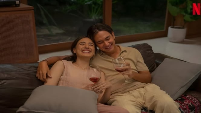 Mawar de Jongh dan Adipati Dolken dalam serial Luka, Makan, Cinta