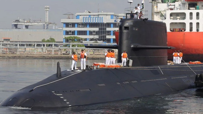 Kapal selam Hangor Pakistan bersandar di Dermaga IKT ex-Presiden, Jakarta