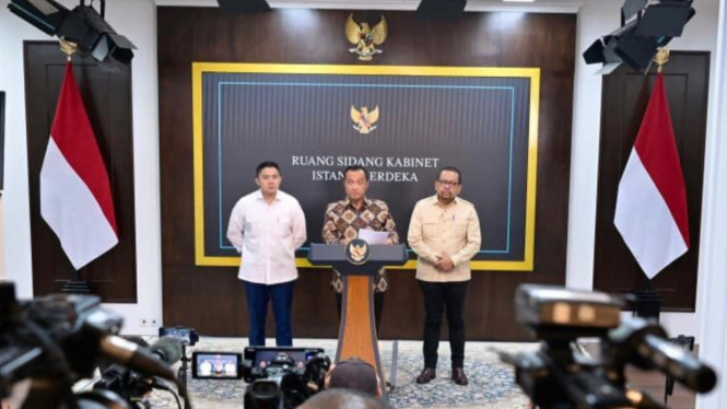 Dadan Hindayana dicopot dari jabatan Kepala Badan Gizi Nasional, Presiden Prabowo Subianto memutuskan Nanik Sudaryati Deyang sebagai penggantinya.