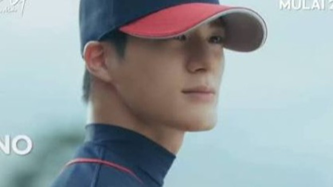 Jeno berperan sebagai Woojin, pemain bisbol yang kehilangan percaya diri
