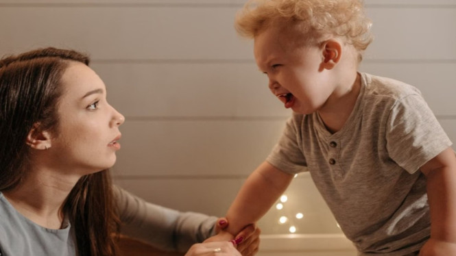 Parenting yang sehat dimulai dari kemampuan mengendalikan emosi di setiap situasi