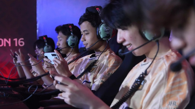 Savage Pertama Maybeee Antar Dewa United Esports Bangkit di MPL ID S16