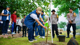 Dorong Pariwisata Ramah Lingkungan, ITDC Tanam Pohon di Kawasan The Mandalika