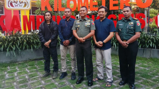 Tiba di Language Center, Dandim 0809 Kediri Takjub dengan Suasana Kampung Inggris