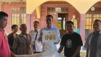 Bantuan Corpus Salib Yesus hingga Anggota DPRD Ende Dikomentari Pastor Paroki