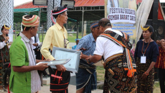 Kabara dan Pakalak Resmi Jadi Warisan Budaya SBD, Dapat Sertifikat HAKI