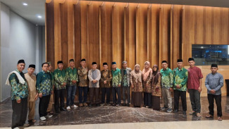 Mendikdasmen Abdul Mu'ti Buka Puasa di Labuan Bajo: Ajak Kader Muhammadiyah Perkuat Amal Usaha
