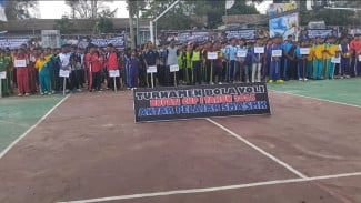 Membina Atlet Muda Bola Volley di TTS Lewat Turnamen Bupati Cup I