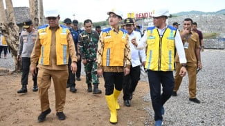 PLTS Terapung Bendungan Lambo Alternatif Energi Listrik Terbarukan ketimbang Geotermal