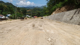 Proyek Jalan Akses Parapuar Selesai, Namun Polemik Upah Pekerja Menggantung