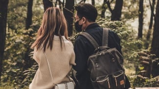 Apakah Kamu dan Pasangan Memiliki Kecocokan? Ini Tips Jaga Chemistry dengan Pasangan