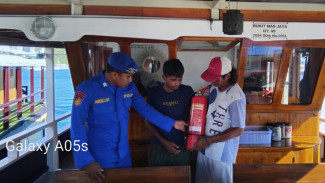 Polairud Polres Mabar Cek Rutin Kapal Wisata di Labuan Bajo