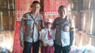 Bantuan Mengalir untuk Fania, Siswi SD yang Merawat Kakek-Nenek