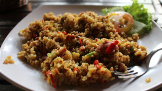 Dibalik Rasa Nikmat Nasi Goreng Berkecap, Ada Ancaman Kesehatan Serius