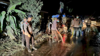 Polres Flores Timur Siaga Tangani Dampak Erupsi Gunung Lewotobi Laki-laki